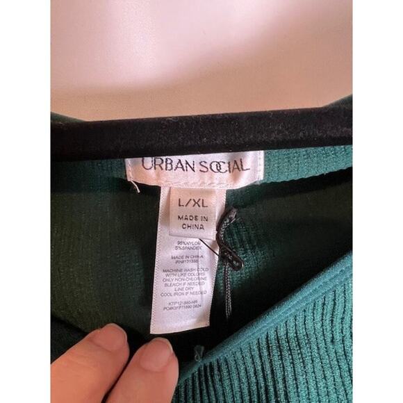 Urban Social Off The Shoulder Long Sleeve Top Snow Pine Size Large Boho - Picture 5 of 7